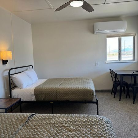 Eastern Sierra Motor Lodge อินดิเพนเดนซ์ ภายนอก รูปภาพ
