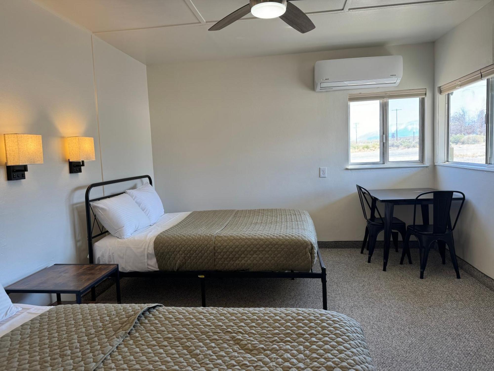 Eastern Sierra Motor Lodge อินดิเพนเดนซ์ ภายนอก รูปภาพ