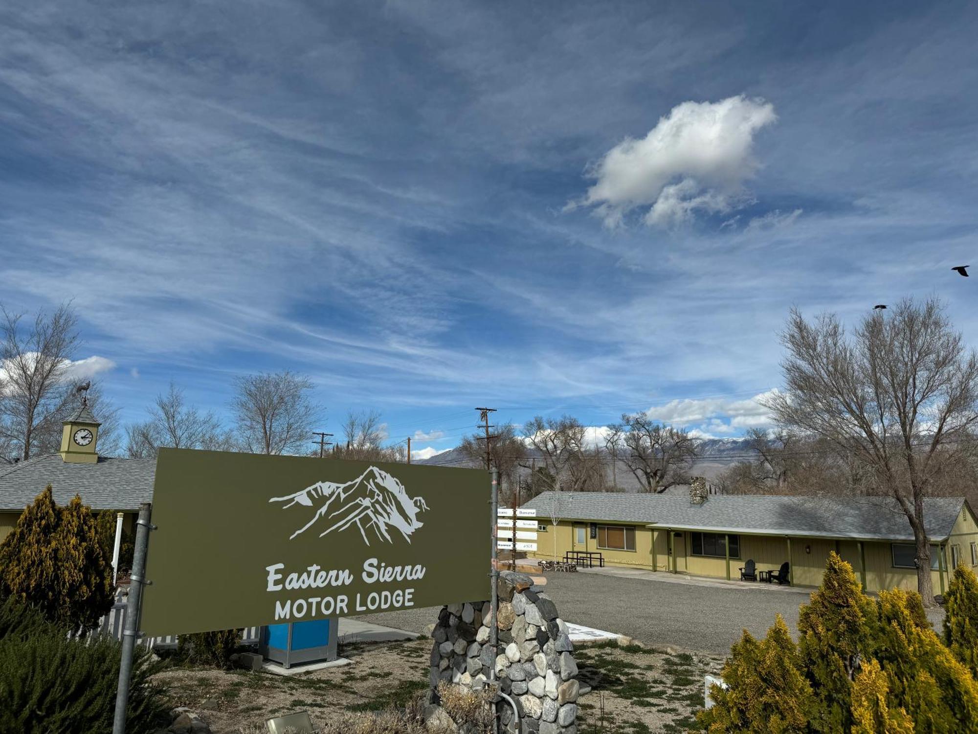Eastern Sierra Motor Lodge อินดิเพนเดนซ์ ภายนอก รูปภาพ