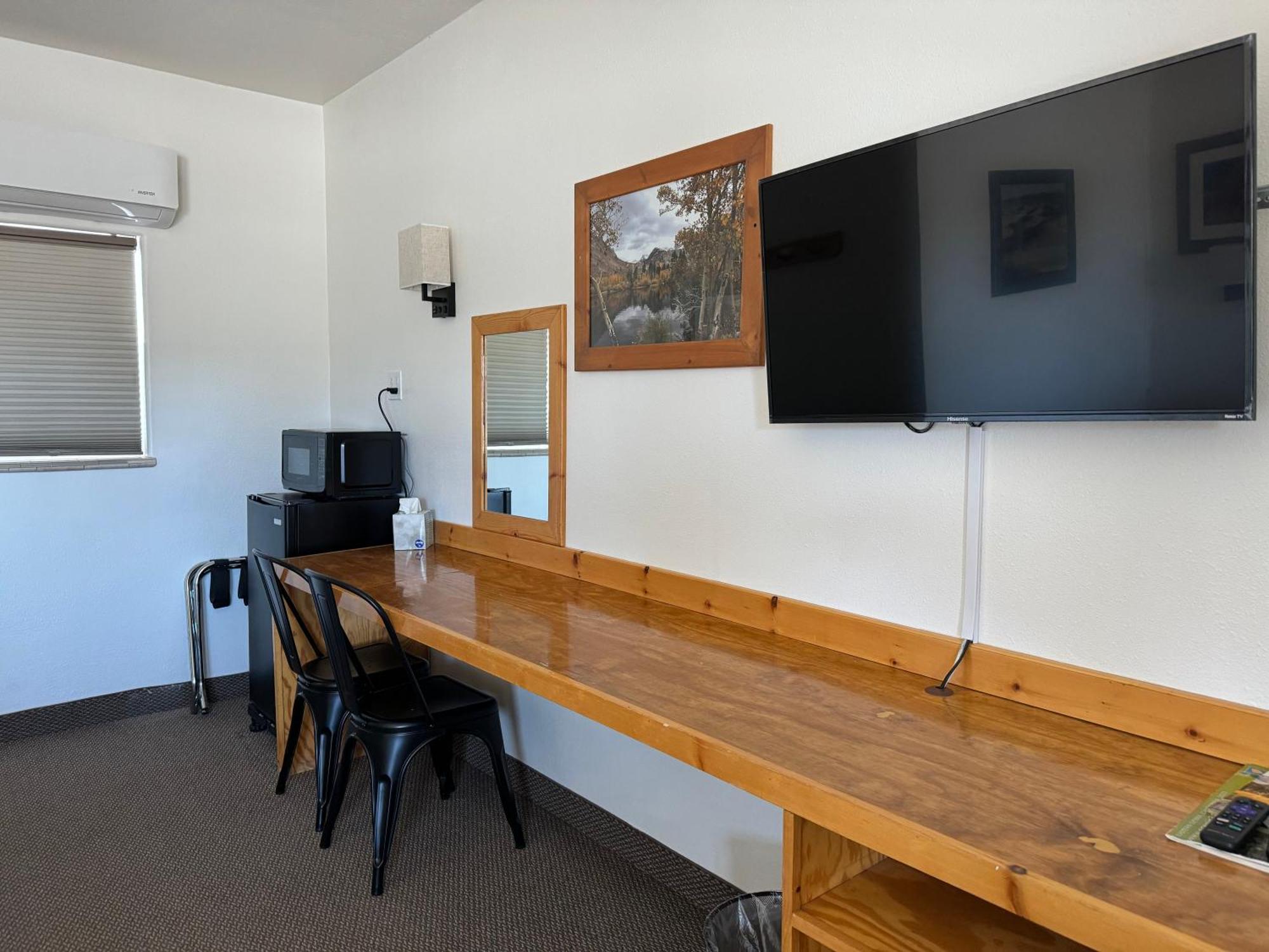 Eastern Sierra Motor Lodge อินดิเพนเดนซ์ ภายนอก รูปภาพ